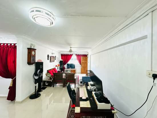 438 TAMPINES STREET 43 photo 3