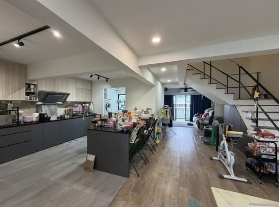 125 BUKIT BATOK CENTRAL image 1 of 8