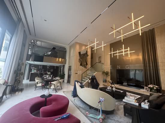 RARE! FAIRLY NEW SEMI-D ORCHARD MRT FOR SALE! NEW LISTING! photo 2