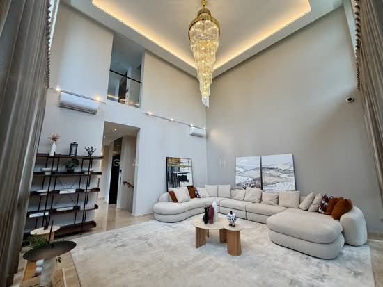 District 10 Near Nassim/Orange Grove Brand New Semi-D photo 4