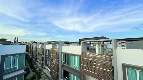4bed/5bed 4 bath⭐️Family⭐️Landed Living without Landed Price photo 3