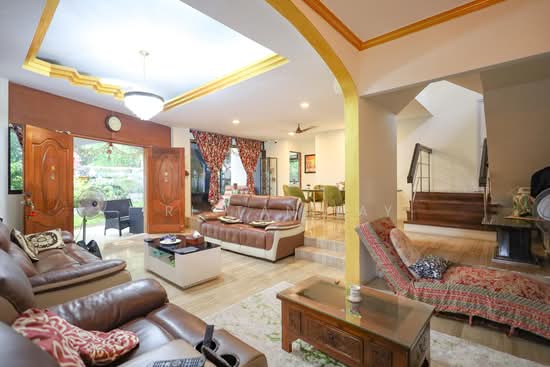 HUGE LANDED DETACHED HOUSE @ SERAGOON MRT image 1 of 10