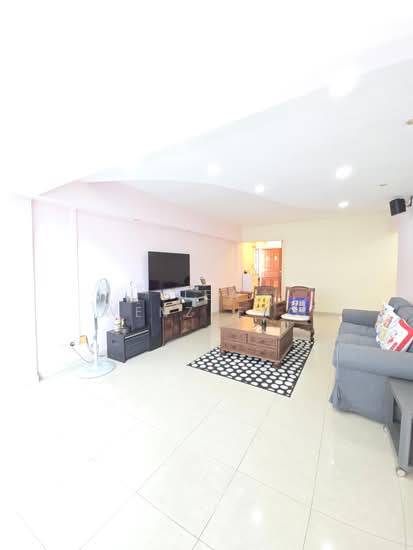 325 JURONG EAST STREET 31 photo 3