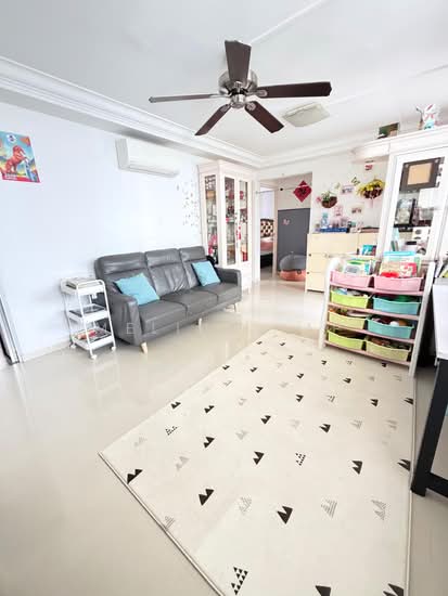 233 SERANGOON AVENUE 3 photo 2