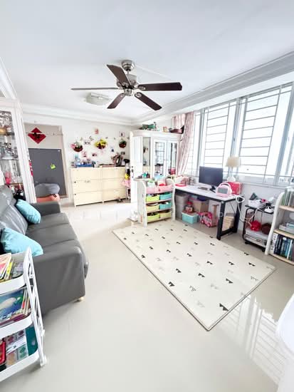 233 SERANGOON AVENUE 3 photo 3