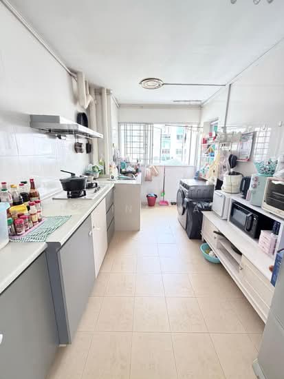 233 SERANGOON AVENUE 3 photo 5