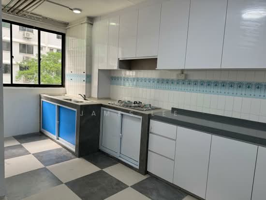 823 JURONG WEST STREET 81 photo 2