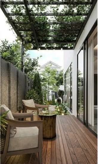 Luxury 6-Bedroom Bungalow for Sale at Namly Drive photo 3