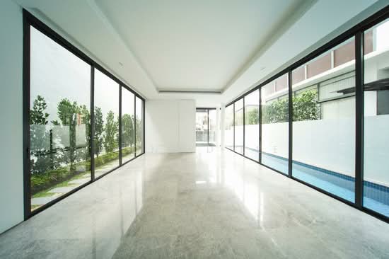 Holland Grove Park Mount Sinai / Grove Drive / Holland Park photo 6