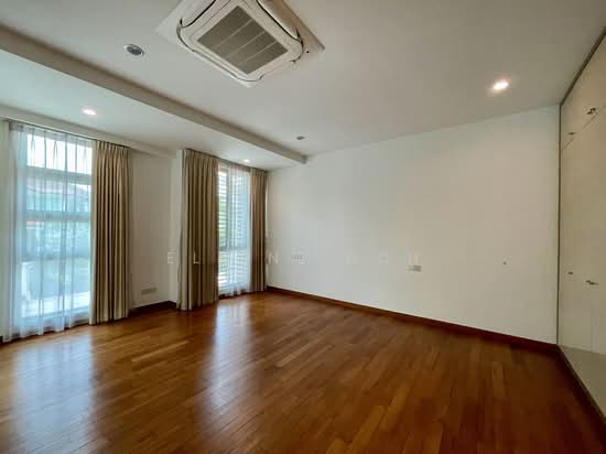 Semi Detached At Namly Crescent photo 6
