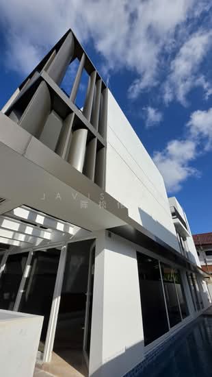 Spacious Corner Terrace @ Serangoon Garden (Brighton Cres) photo 2