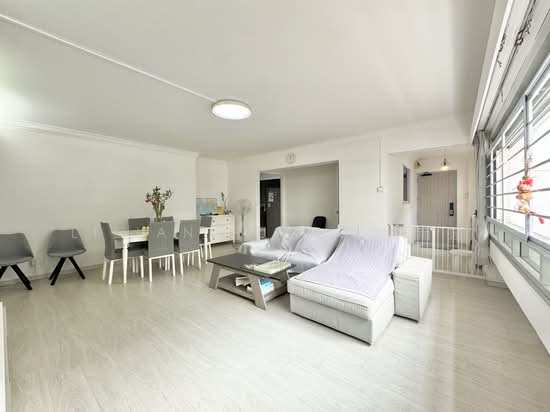242 Pasir Ris Street 21 image 1 of 10