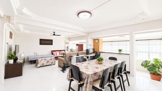 403 PANDAN GARDENS photo 3