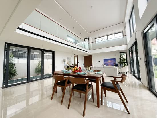 BRAND NEW DETACHED • PRIME BUNGALOW-ONLY ZONE photo 2