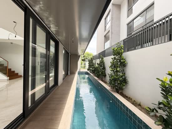 BRAND NEW DETACHED • PRIME BUNGALOW-ONLY ZONE photo 5