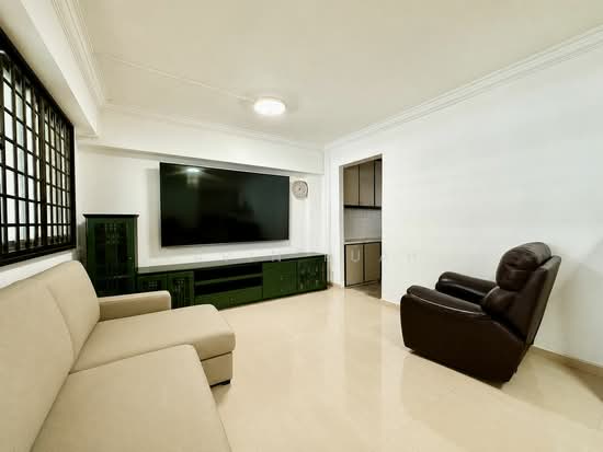 842 WOODLANDS STREET 82 image 1 of 3
