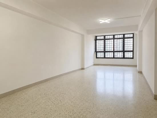 84 WHAMPOA DRIVE