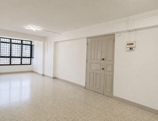 84 WHAMPOA DRIVE photo 2