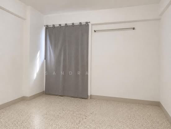 84 WHAMPOA DRIVE photo 4