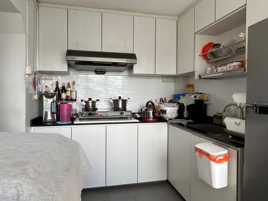 84 WHAMPOA DRIVE photo 5