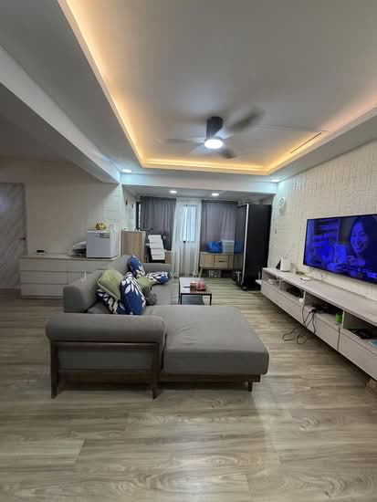 607 WOODLANDS RING ROAD photo 2