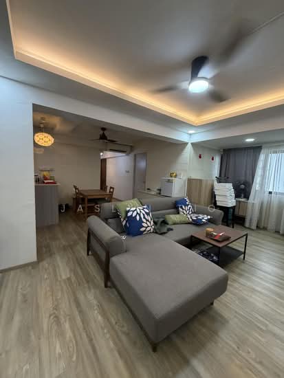 607 WOODLANDS RING ROAD photo 3