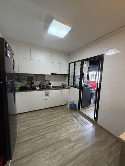607 WOODLANDS RING ROAD photo 6