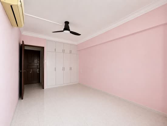 321 SEMBAWANG CLOSE photo 4