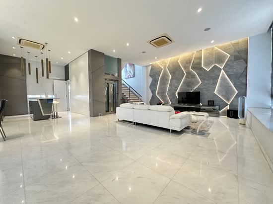Seletar Hills Estate photo 2