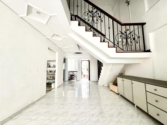 340 JURONG EAST AVENUE 1 image 1 of 10