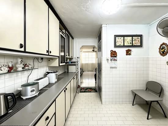 333 BUKIT BATOK STREET 32 photo 3
