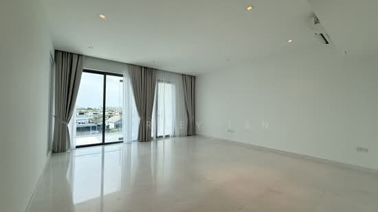 THE RESIDENCES AT W SINGAPORE SENTOSA COVE image 1 of 10