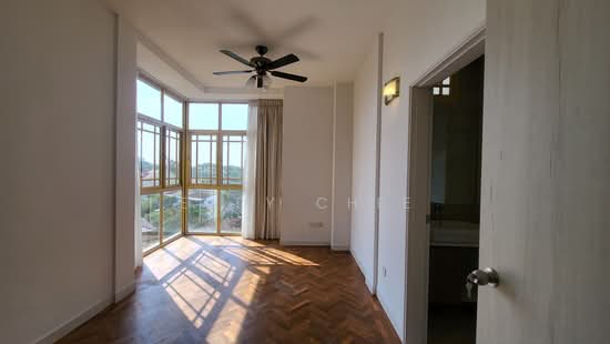ORANGE REGENCY photo 6