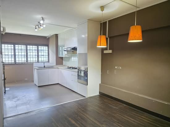 9 GLOUCESTER ROAD photo 4