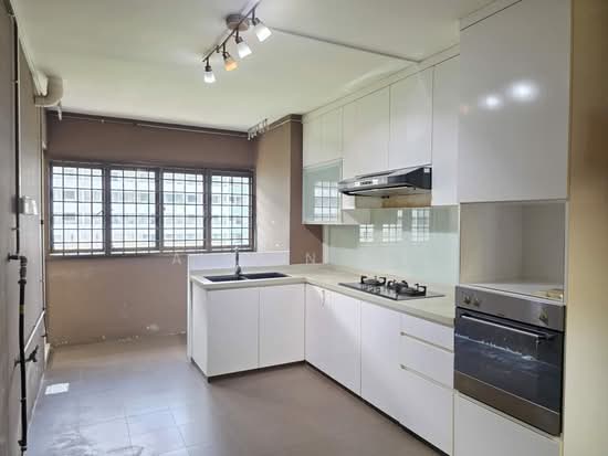 9 GLOUCESTER ROAD photo 6