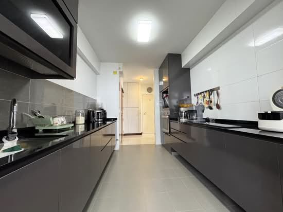 288A COMPASSVALE CRESCENT photo 4