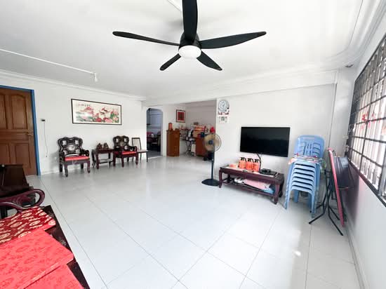 321 WOODLANDS STREET 32 image 1 of 5