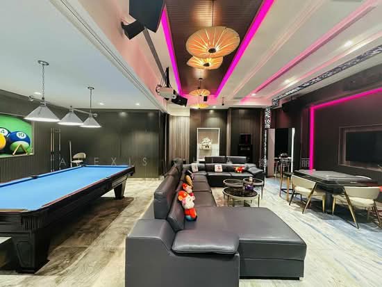 Detached house at Serangoon Gardens, Ripley Crescent image 1 of 10