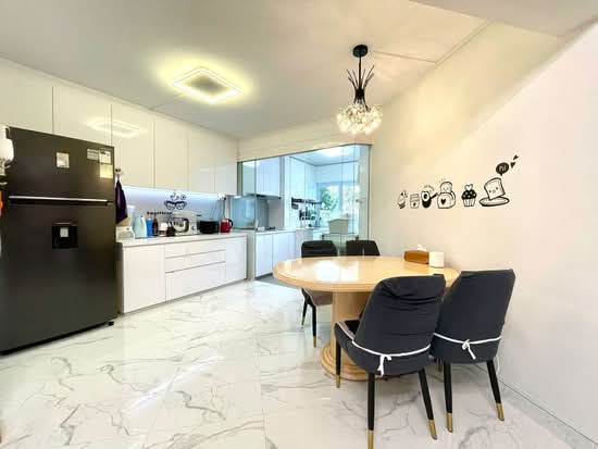 211 BUKIT BATOK STREET 21 photo 3