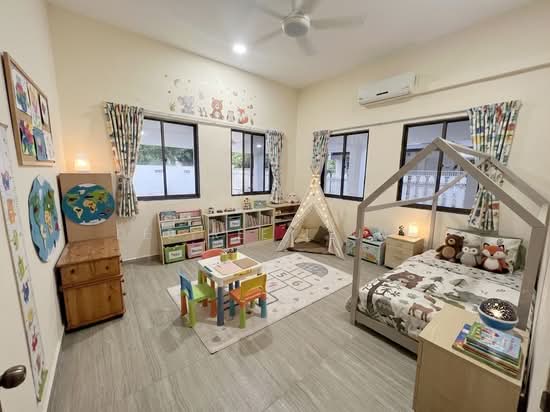 Freehold Semi-Detached | 5-Min Walk to Upper Changi MRT photo 5