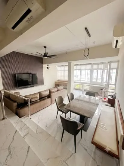 Lakepoint Condominium image 1 of 8