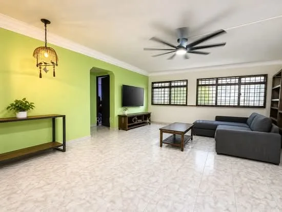 607 Woodlands Ring Road image 1 of 7