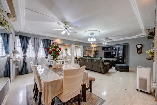 7 TECK WHYE AVENUE photo 2