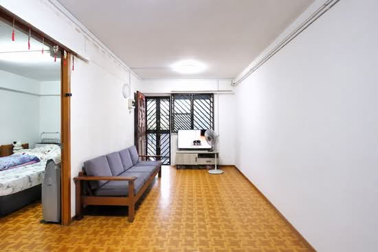 172 ANG MO KIO AVENUE 4 image 1 of 10