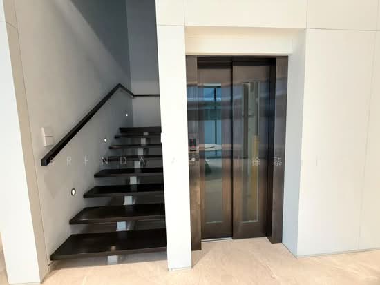 Bukit Timah Enclave ✧ Corner Terrace with Lift ✧ Near MRT & Schools photo 4