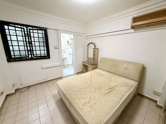 855 WOODLANDS STREET 83 photo 4