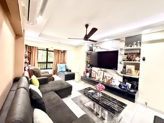 100 WHAMPOA DRIVE photo 2