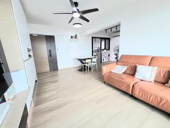 492G TAMPINES STREET 45 photo 3