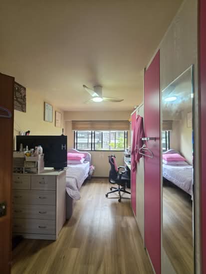 132A CANBERRA CRESCENT photo 2