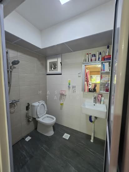 132A CANBERRA CRESCENT photo 3